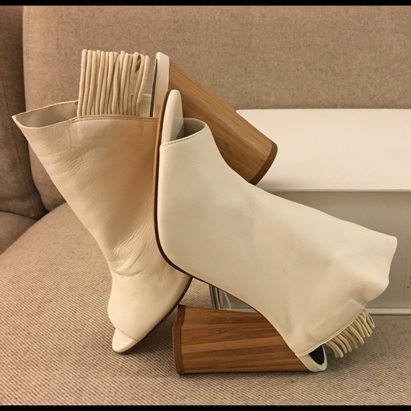 3.1 Phillip Lim Drum White Peep-Toe Sandals - Picture 3 of 9